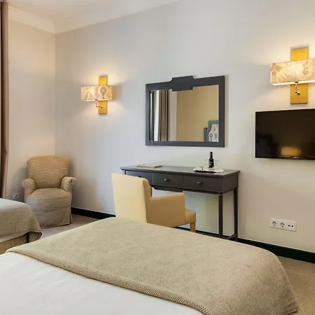 Otel Conimbriga Do Paco 4*