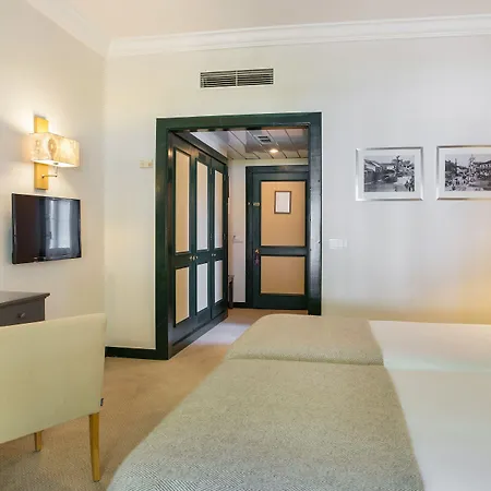 Conimbriga Do Paco ホテル